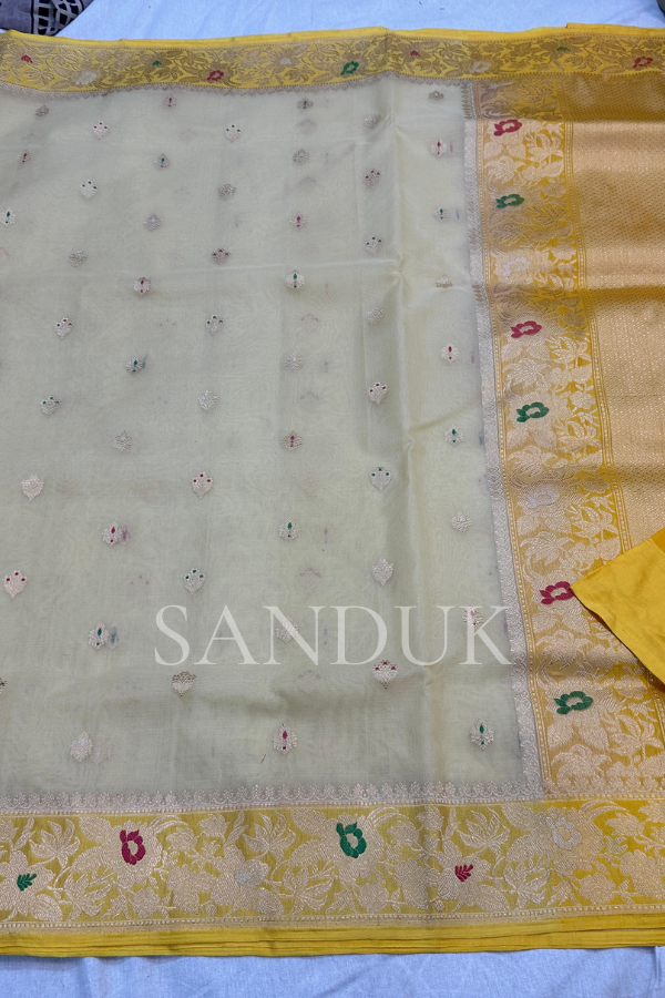 Off white Kadhiyal border Kora silk (Saree)