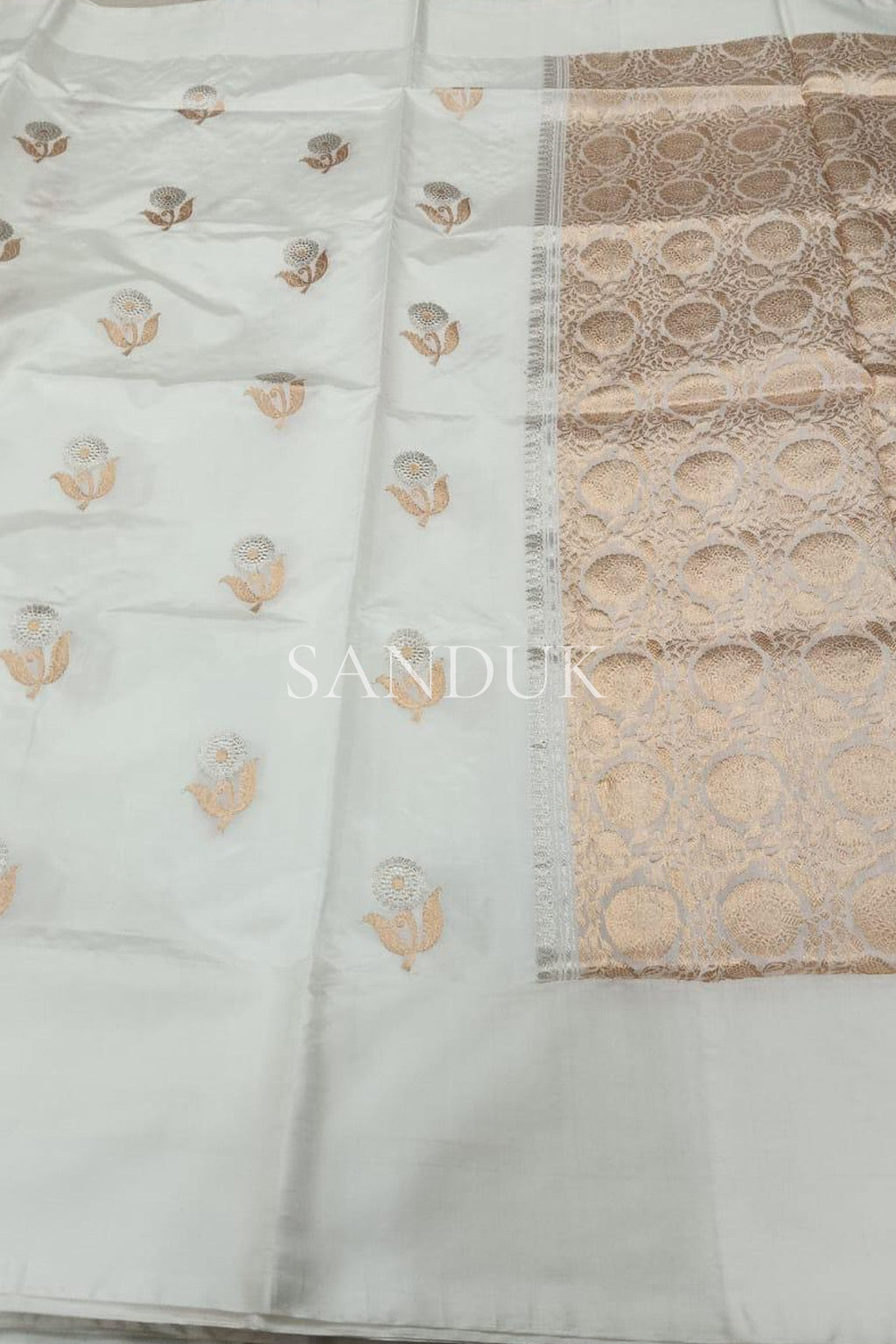 Flower motif Saree