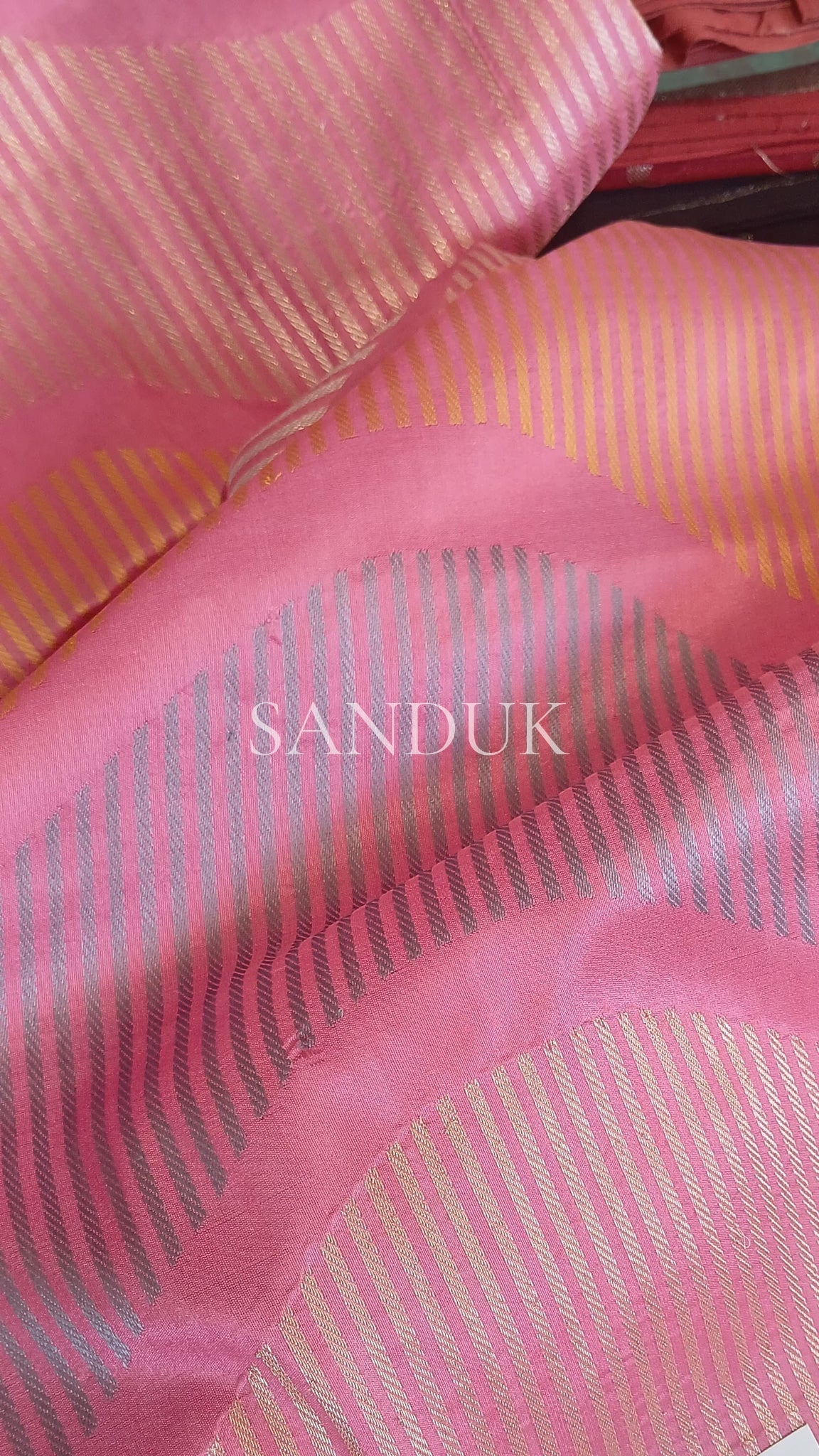 Dhari (Saree)