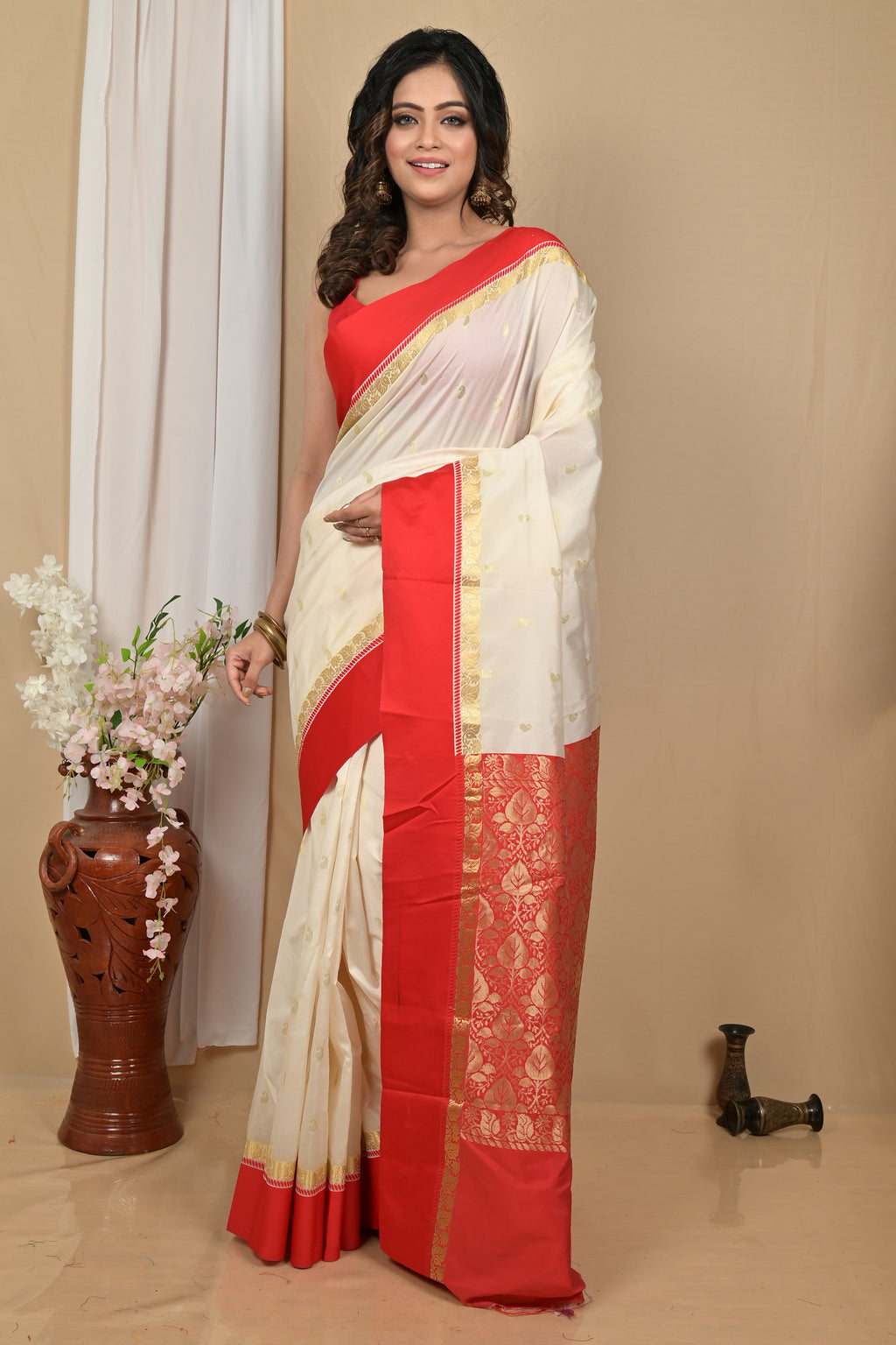 Tasar_red paar white