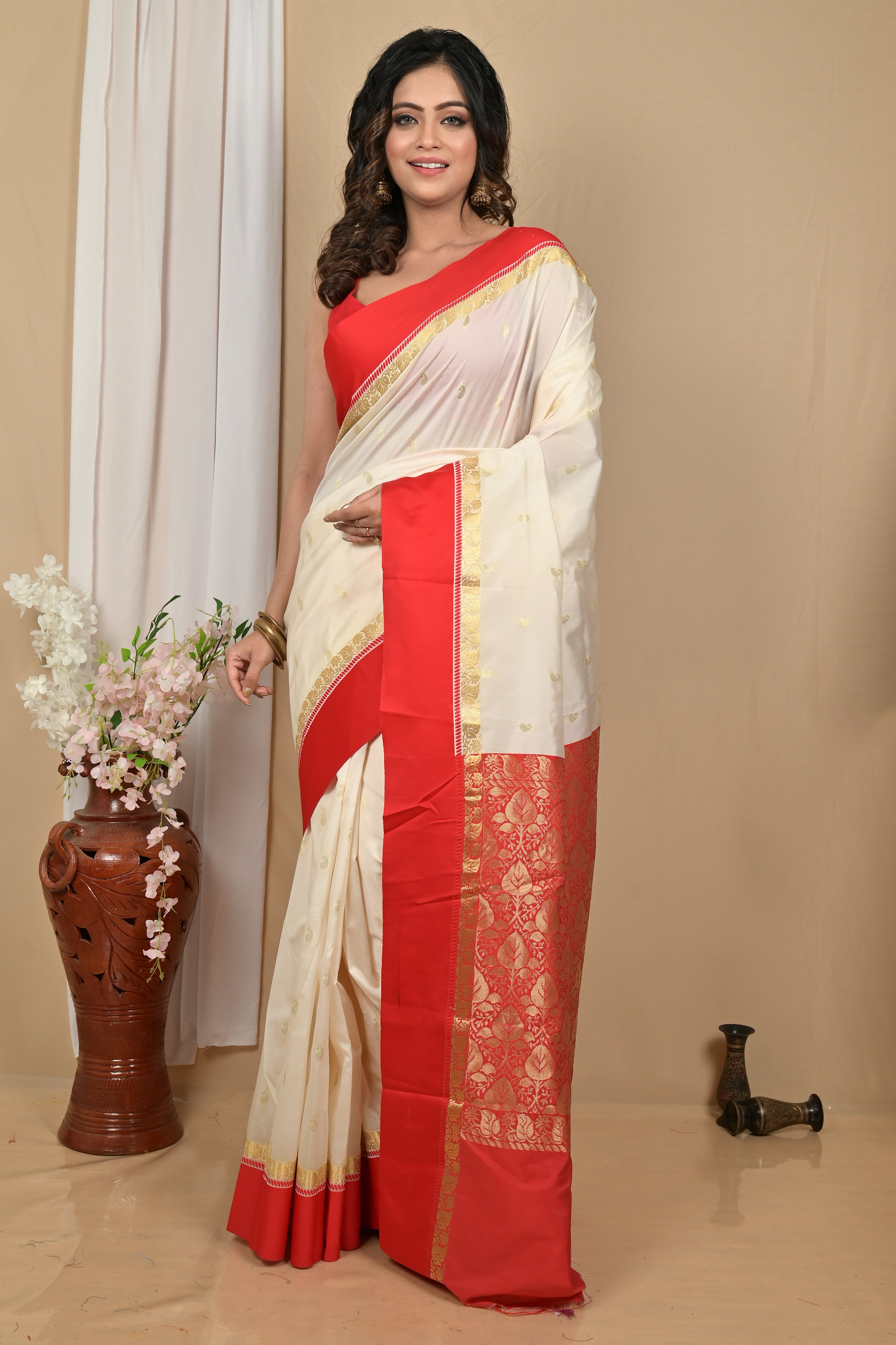 Tasar_red paar white
