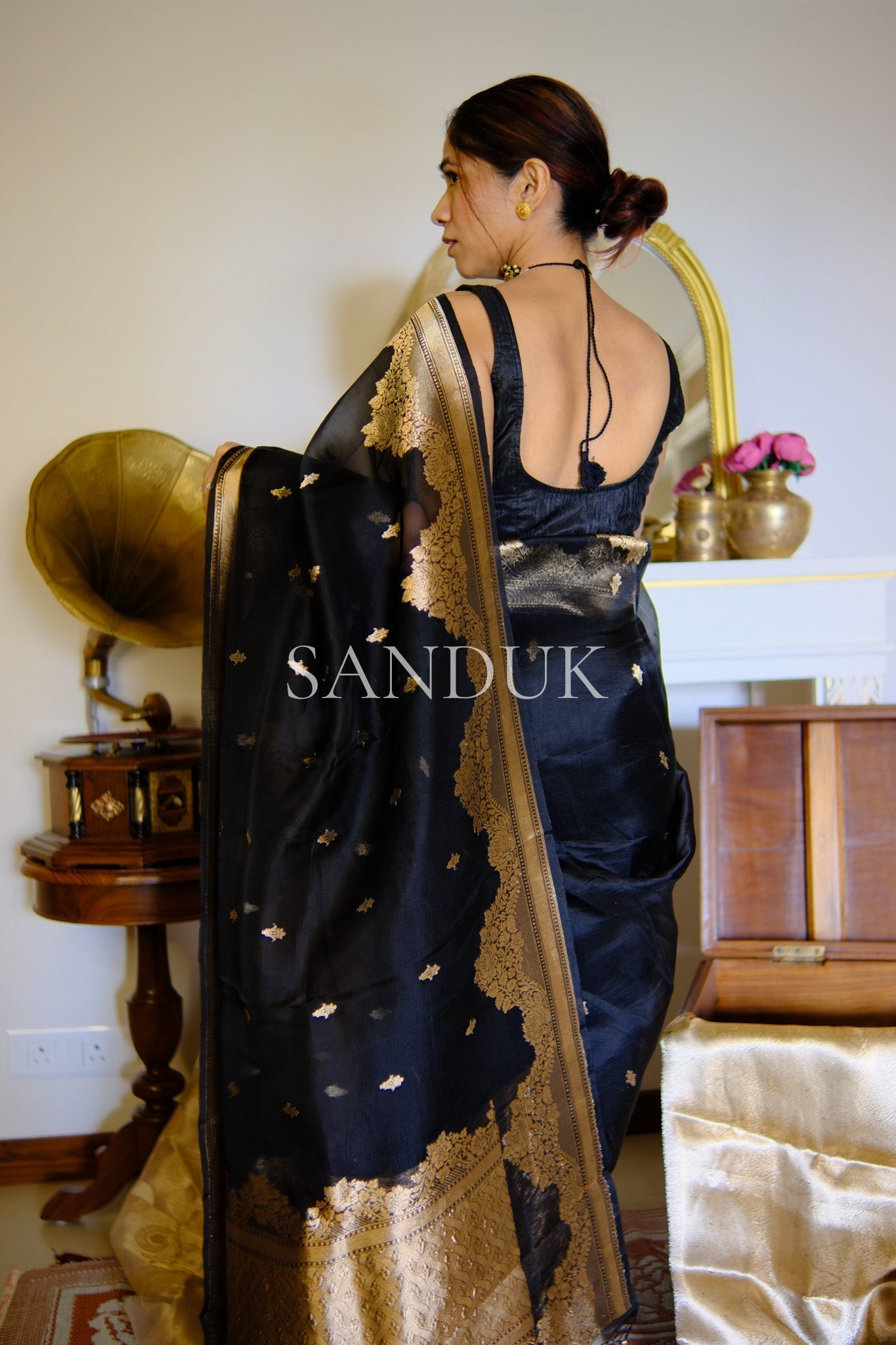 Advika (Saree)