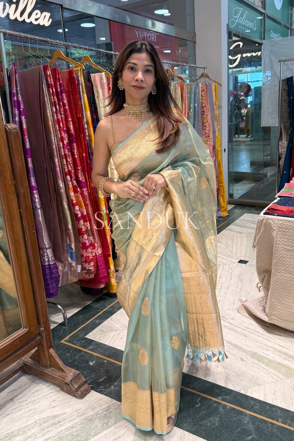 Aarna (Saree)