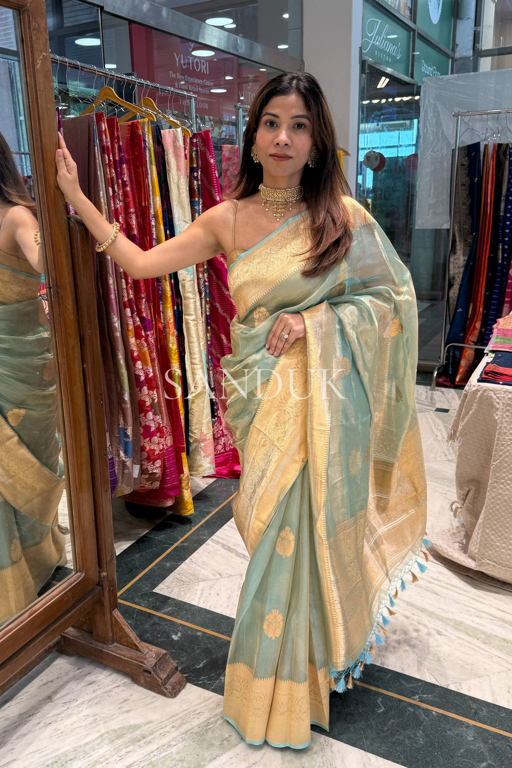 Aarna (Saree)
