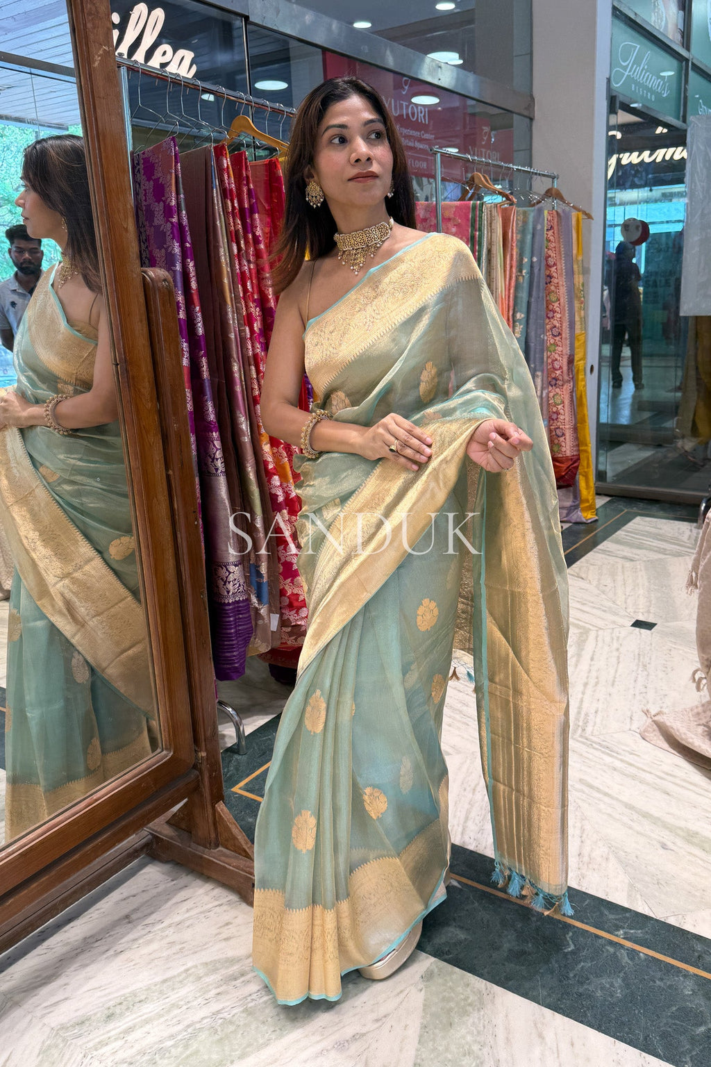 Aarna (Saree)