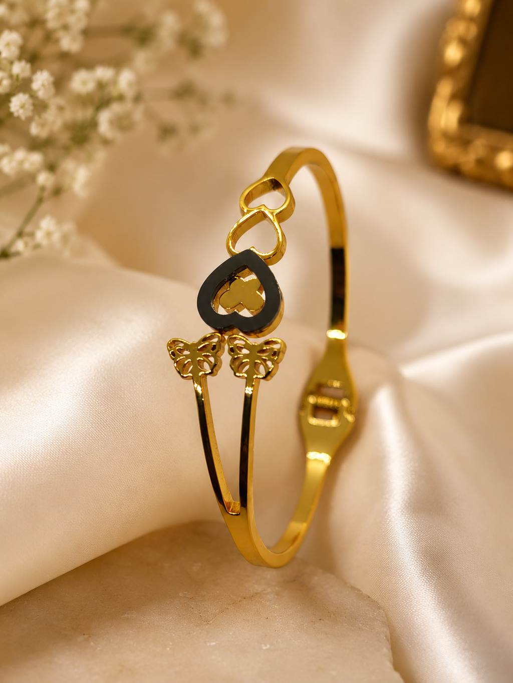 BANGLES