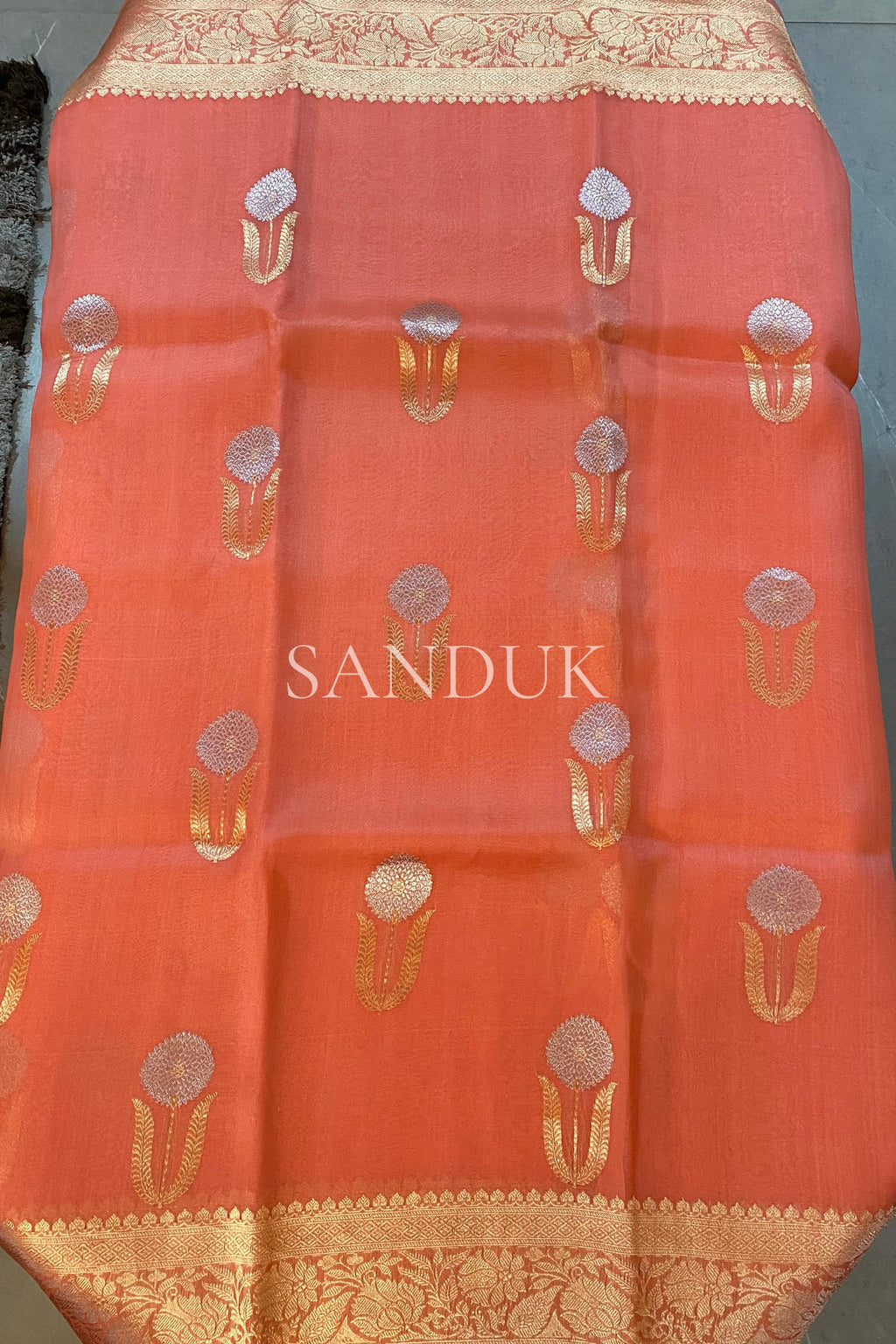 Phool Buti Kora (Saree)