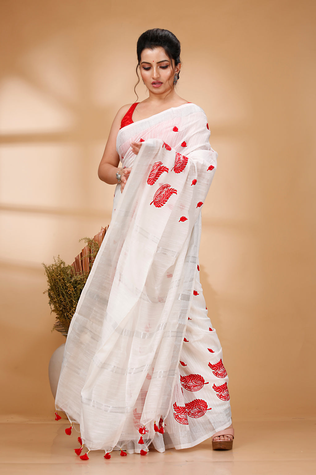 Joba (Hibiscus) Embroidery Saree