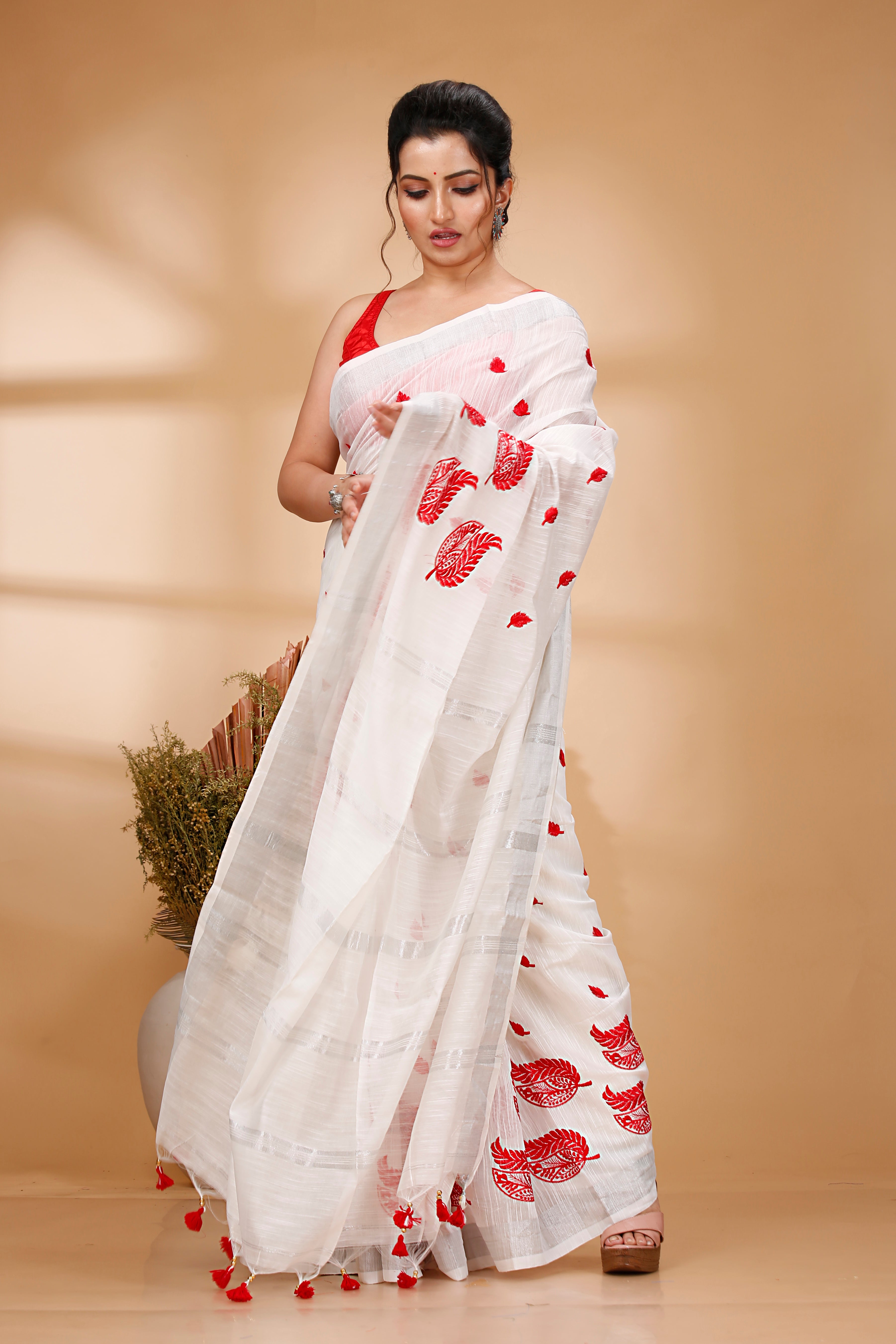 Joba (Hibiscus) Embroidery Saree