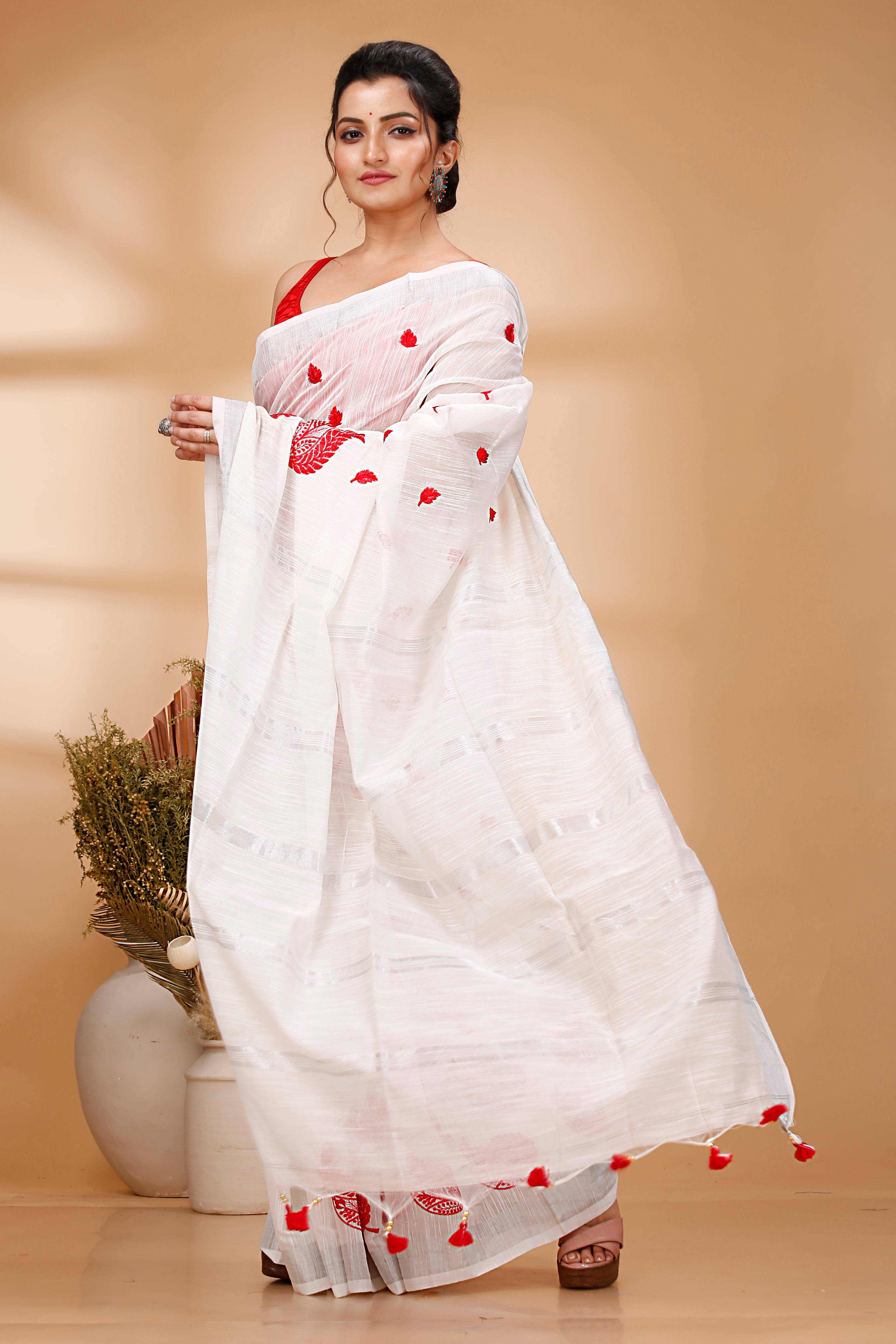 Joba (Hibiscus) Embroidery Saree